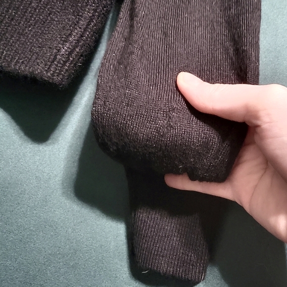 Babaton- Aritzia- 100% Merino Wool Black Sweater- Size Small - Picture 5 of 5